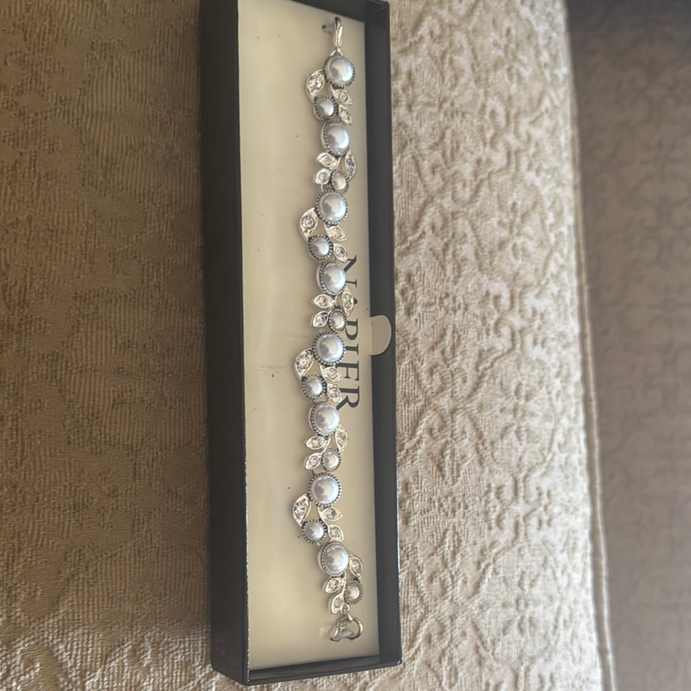 Silver Pearl Bracelet